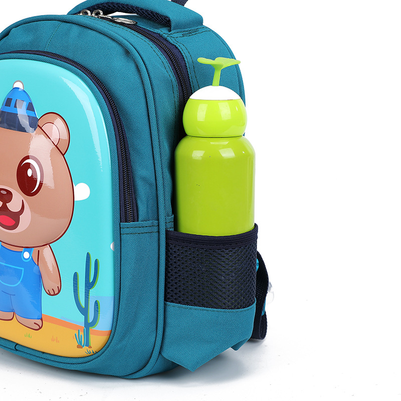 Kindergarten schoolbags for boys and girls aged 3-4, lightweight small class children's backpacks, cute cartoon hard-shell backpacks Application Scenario