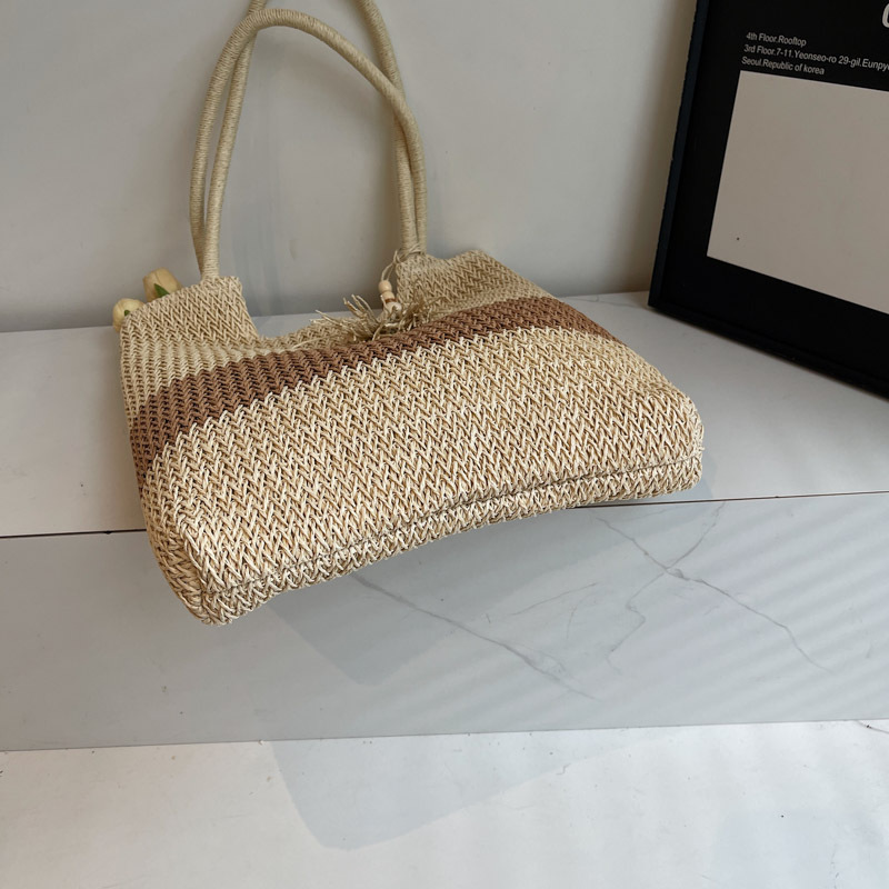 New stylish beach woven bag with high appearance level, casual and versatile straw woven single-shoulder bag, large-capacity tote bag Application Scenario