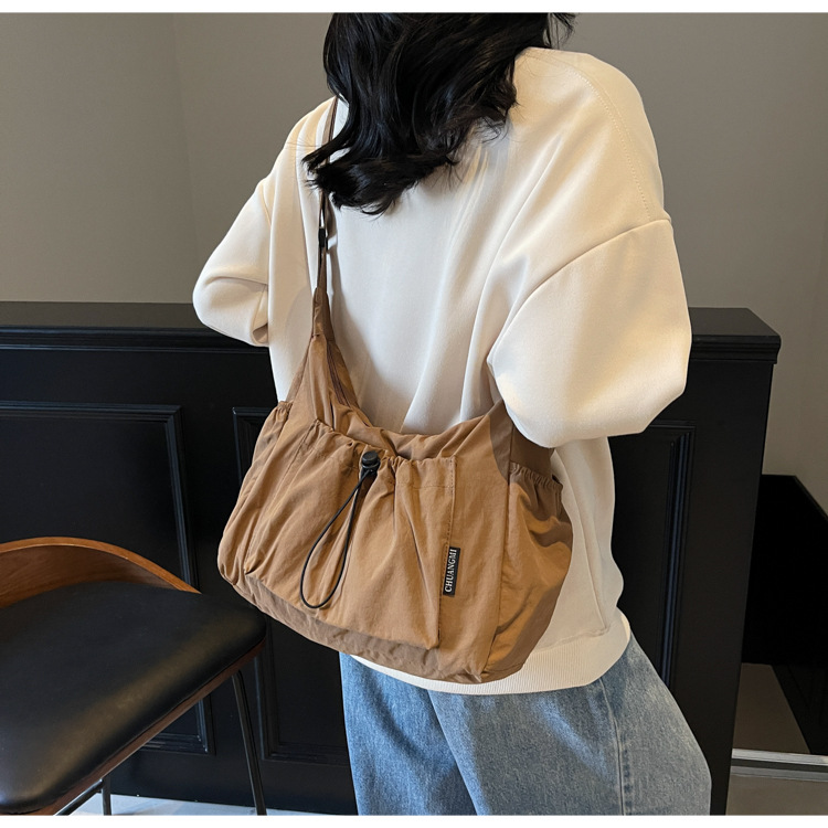 Korean-style fashionable and simple drawstring pleated underarm bag 2025 new solid color trendy and fresh casual single-shoulder bag full figure