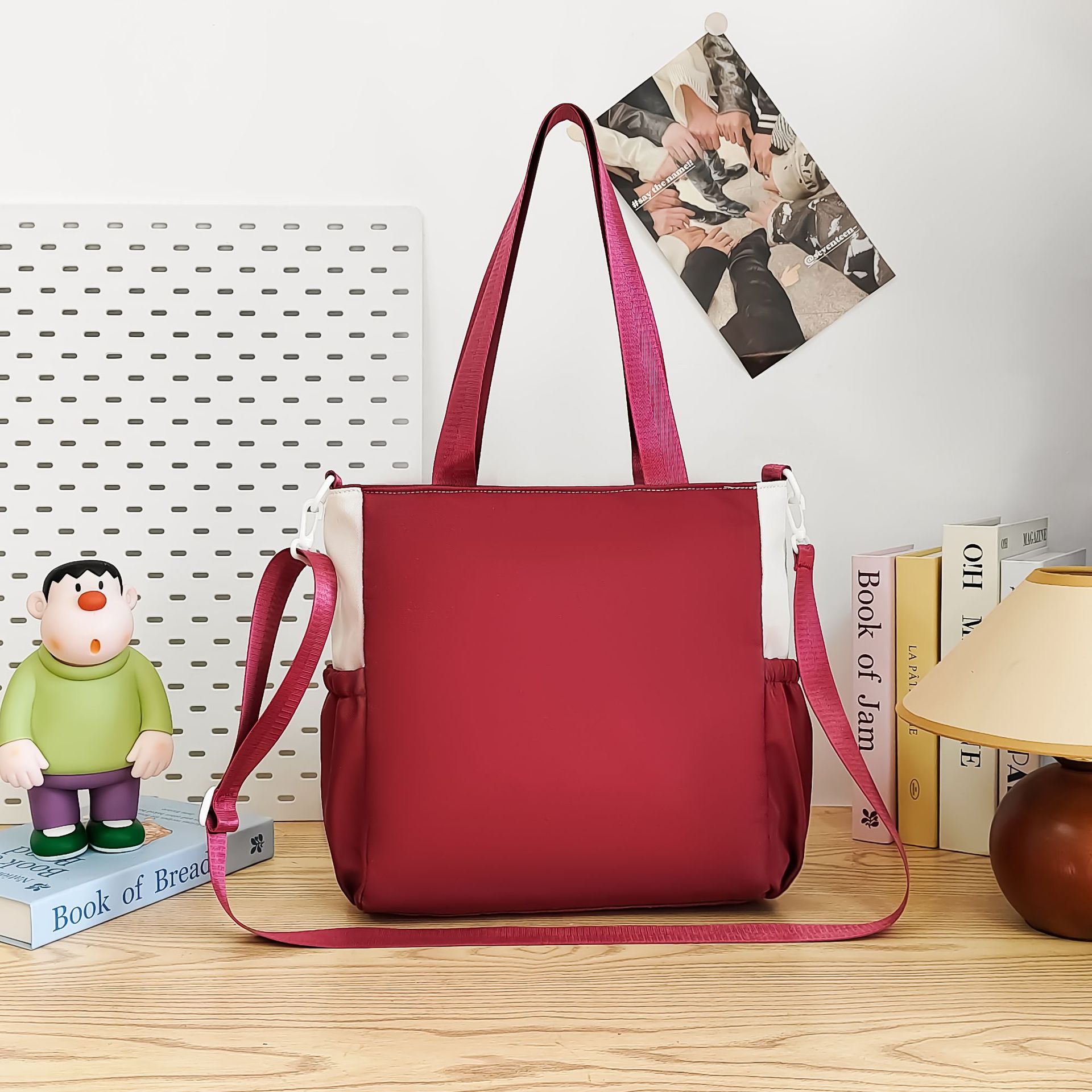 The 2025 new style of fresh, cute and color-blocking hand-held crossbody bag is simple and of high appearance level, a tote bag for primary and secondary school students' classes Specification drawing