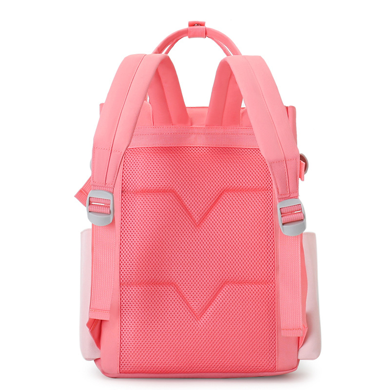 The 2025 new children's after-school handbag is versatile and has a large capacity. It is a school backpack that reduces the burden and features an art bag printed with a logo Specification drawing