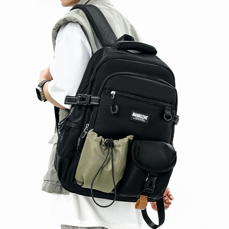 The new mountain-style workwear is trendy and cool. Cross-border backpacks for men are simple and sturdy, with multiple compartments and large capacity full figure