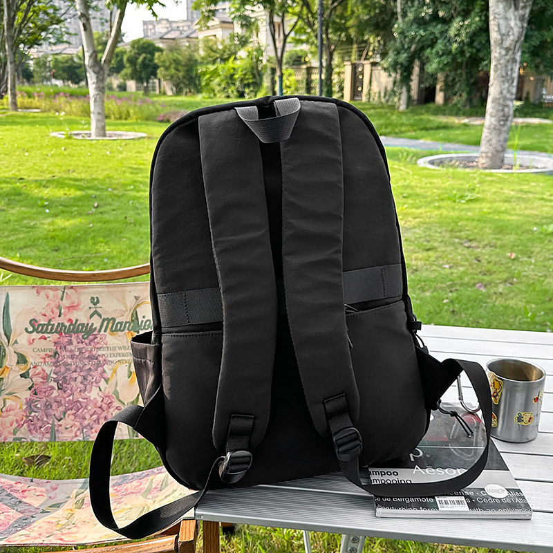 A new high-look, fresh and solid-color casual backpack from the Korean version of ins. It's a simple, lightweight and large-capacity backpack for couples Specification drawing