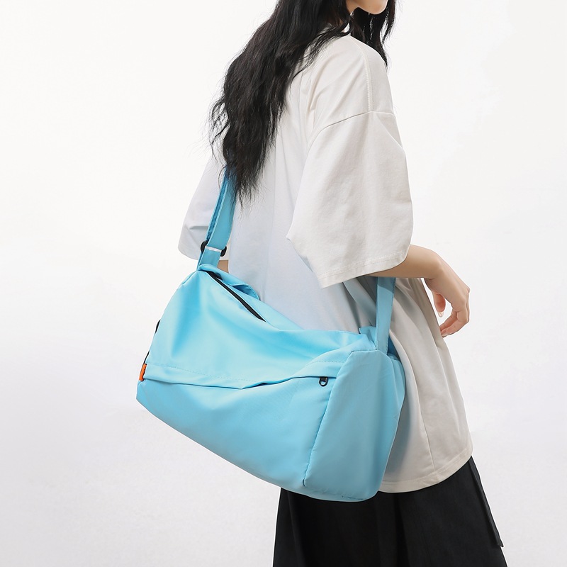 Short travel bag, women's light handbag, men's dry and wet separation sports and fitness bag, men's trendy brand fashionable crossbody bag details Picture