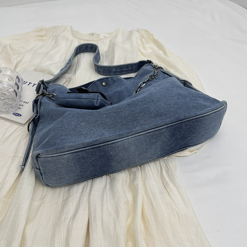 A niche design Harajuku style large-capacity casual retro denim underarm bag for women, 2024 new commuter tote bag for women Specification drawing