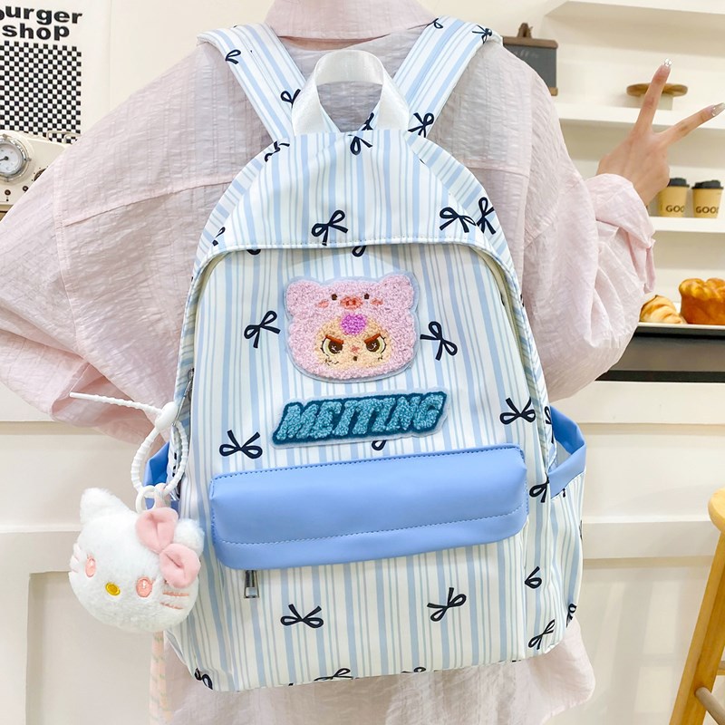 High-appeartion-level ins cute cartoon summer travel backpack, forest-style fresh and cute girl heart kitty cat backpack full figure