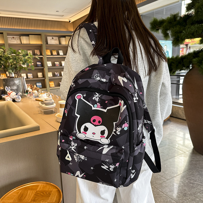 Popular cartoon and cute children's backpacks, reducing the burden on boys and girls, kindergarten backpacks, lightweight children's backpacks for 3 to 6 years old Application Scenario