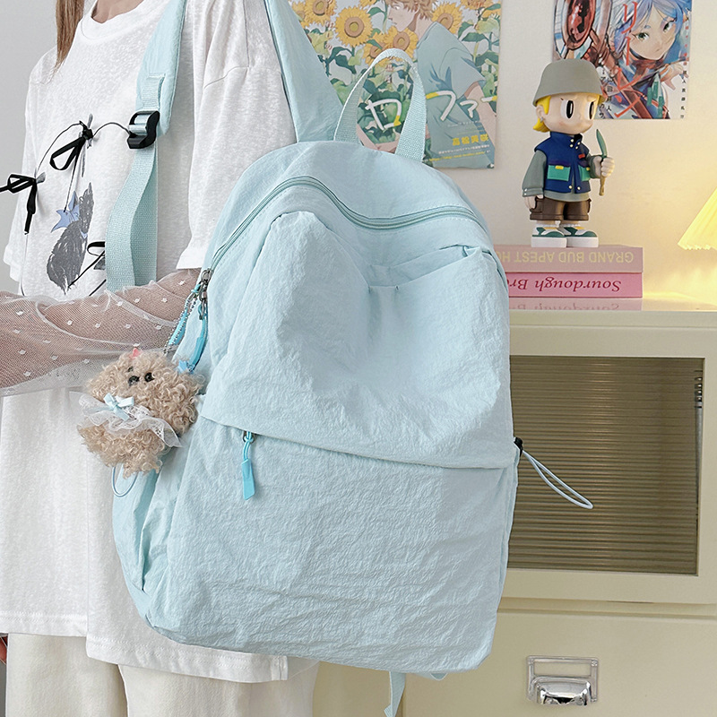 A new Japanese-style backpack with a high level of appearance and a fresh look. It is a casual, simple, lightweight and large-capacity backpack for high school and junior high school students to commute details Picture