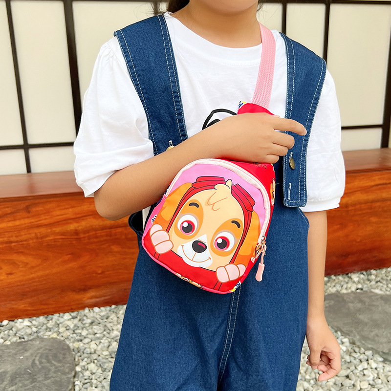 New versatile crossbody bag for little girls, cute small chest bag for going out, cartoon little boy coin purse details Picture