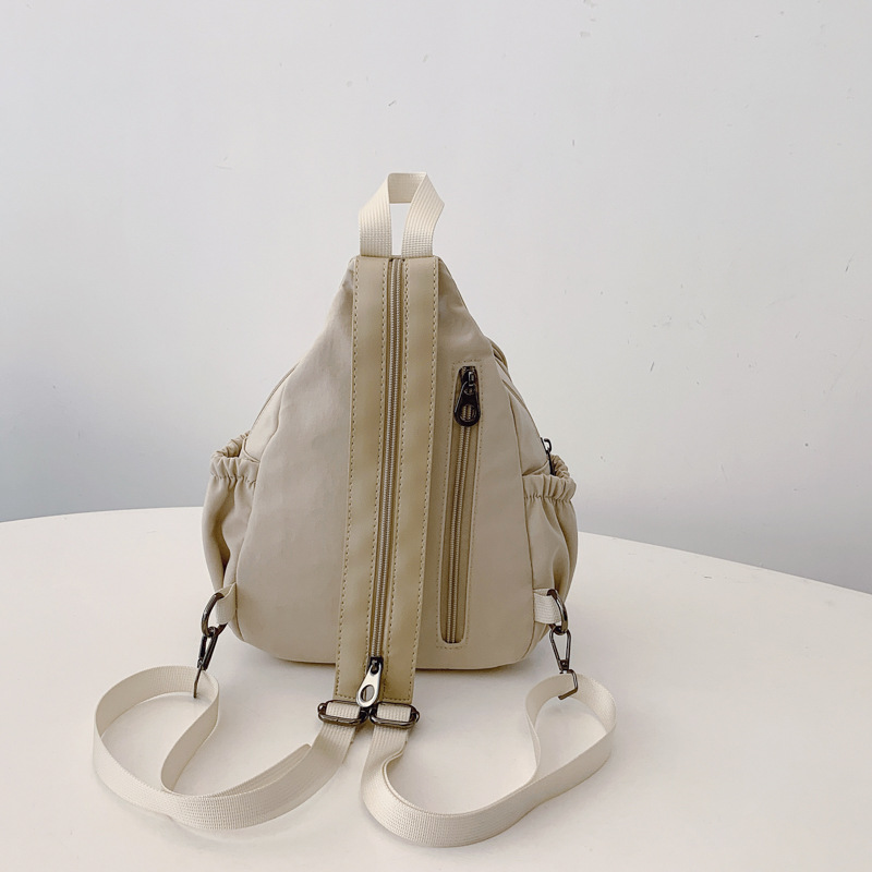 New lightweight and casual backpacks for travel: large-capacity single-shoulder chest bag, versatile crossbody bag, sporty and fashionable backpack Application Scenario