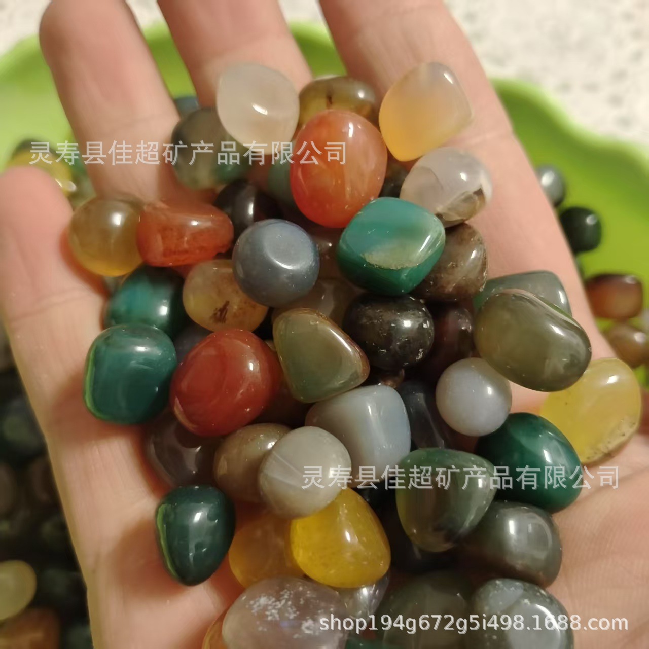 Nanjing Yuhua Shiran's colorful stones, agate stones, pebbles, fish tank landscaping, pebble flower potted plants, and succulent toppings full figure