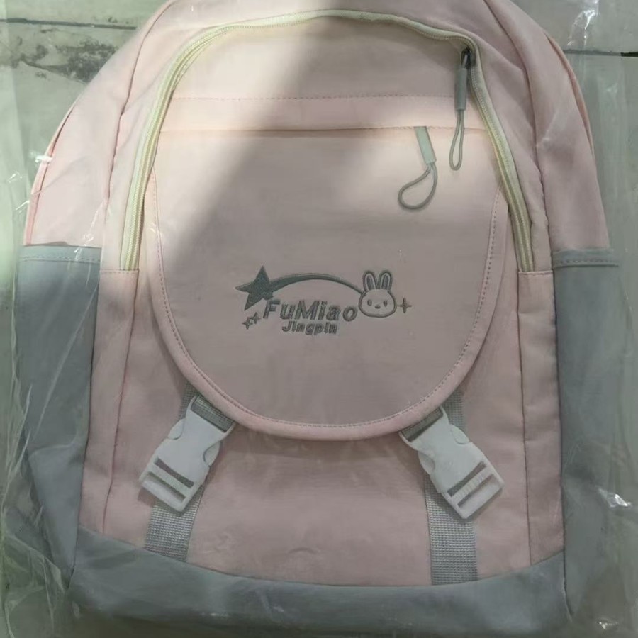A new Japanese-style Instagram backpack with a high level of appearance, a fresh and sweet school style, and a simple backpack for junior and senior high school students Application Scenario