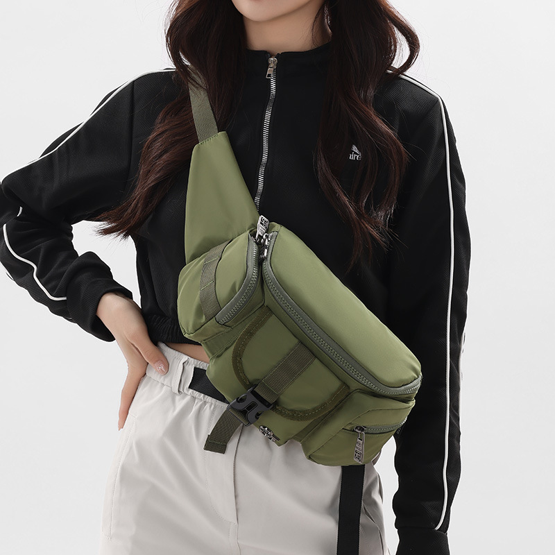 Harajuku workwear-style crossbody bag, a trendy and versatile Japanese chest bag, men's large-capacity outdoor sports cycling crossbody bag full figure