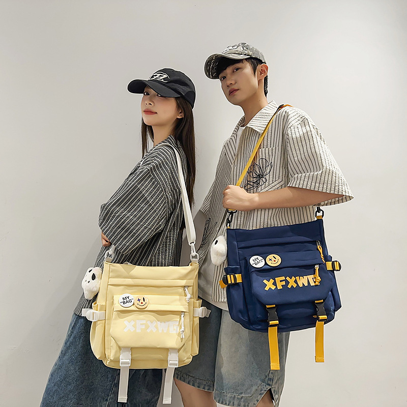 A new Japanese-style ins high-appearance-level Harajuku fresh and sweet letter crossbody bag, a casual, simple and lightweight after-school crossbody bag details Picture