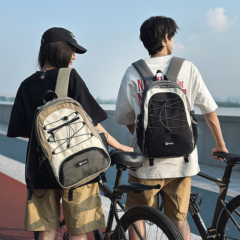 The new forest-themed ins high-appearancelevel casual retro backpack is a lightweight travel backpack for junior and senior high school students with contrasting colors full figure