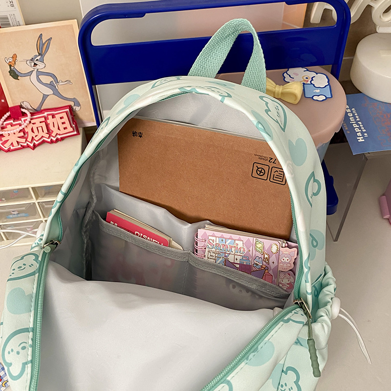 Cute schoolbag with a girlish heart, versatile backpack for girls, fashionable small backpack for shopping, trendy spring outing bag for mom with kids Application Scenario
