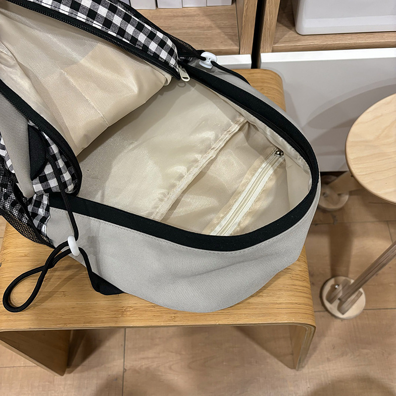 New high-appearancelevel ins style large-capacity student schoolbag, niche and versatile travel backpack, sweet and cute backpack Application Scenario