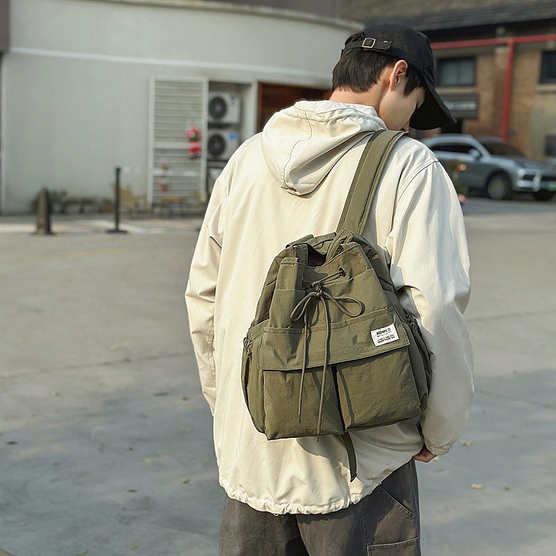 Japanese-style backpacks: A fashionable large-capacity backpack for male college students and a simple single-shoulder bag for female high school students for commuting to class details Picture