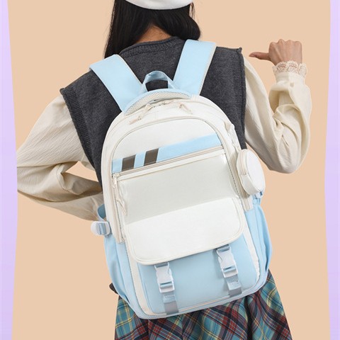 A new Japanese-style, fresh and sweet backpack for women, simple, sweet and cute, with contrasting colors, is a casual backpack for junior and senior high school students full figure