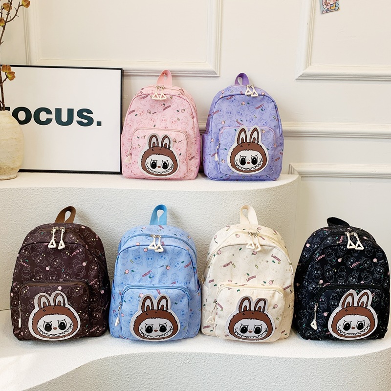Cartoon cute children's backpacks, large-capacity back-protecting schoolbags for kindergartens, lightweight and pressure-reducing backpacks for boys and girls outdoors full figure