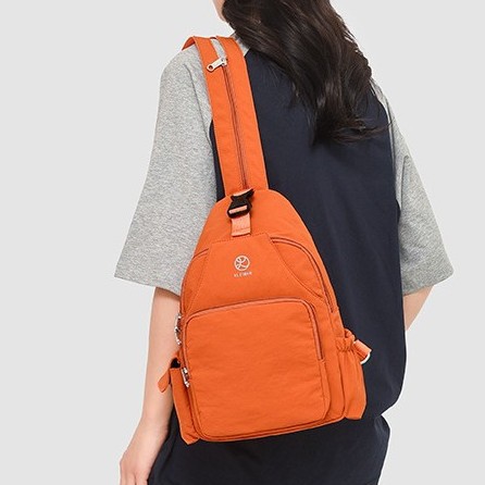 The new mountain-style ins backpack with a high appearance level, fresh and sweet candy color, is a lightweight and large-capacity backpack for junior and senior high school students full figure
