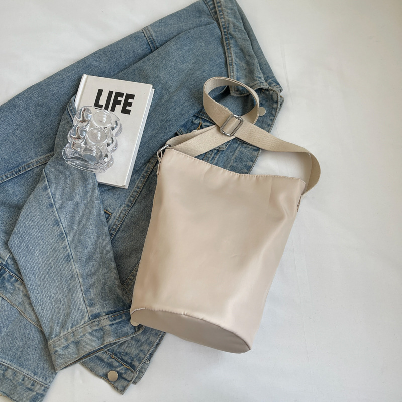 Cute cat crossbody bag, women's lightweight canvas bucket bag, 2024 new summer casual and versatile student single-shoulder bag Specification drawing
