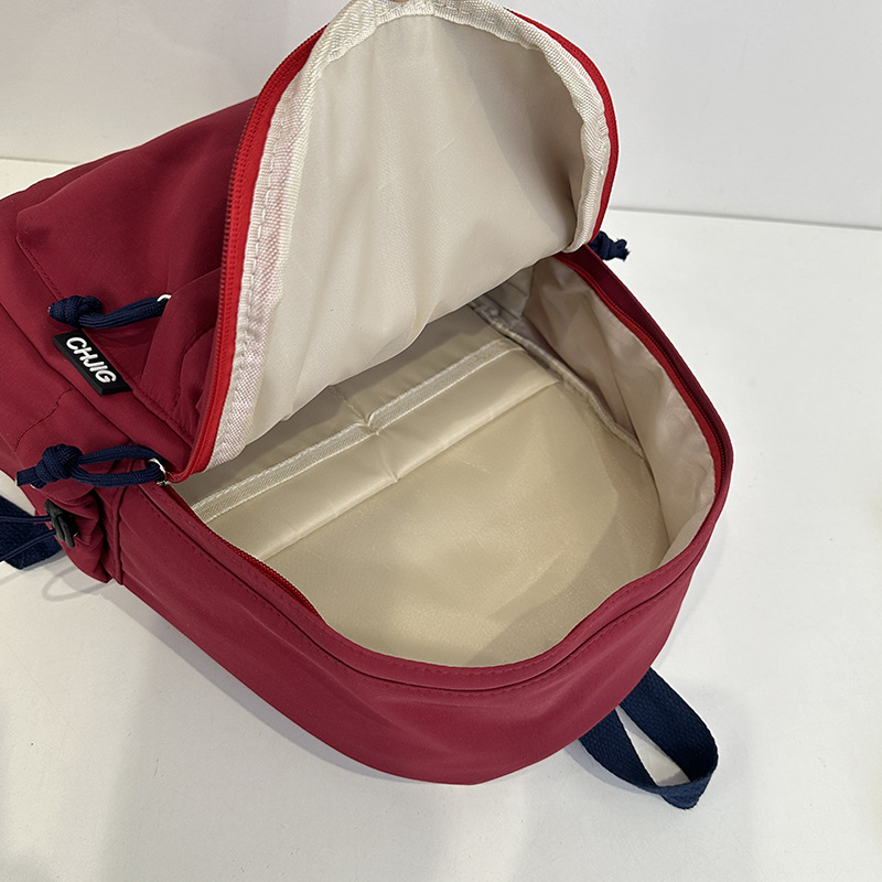 2025 New Japanese Instagram-style mini niche retro backpack, simple, casual and versatile backpack for spring outings Application Scenario