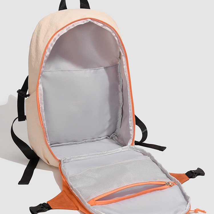 New high-appearance-level forest-themed schoolbag for women, with contrasting colors, casual, simple, lightweight, fashionable and versatile for commuting, large-capacity backpack Application Scenario