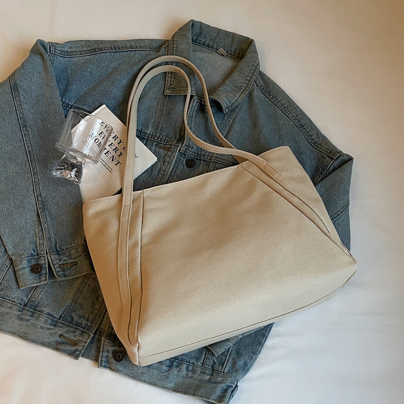 2025 New canvas bag, women's single-shoulder large bag, artistic student casual, fashionable and simple, large-capacity tote bag Application Scenario