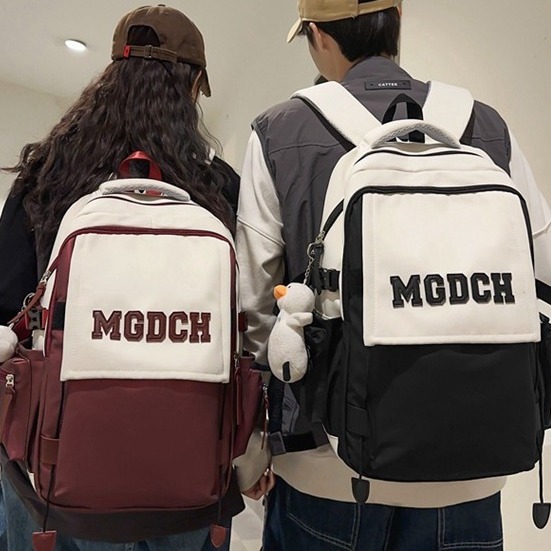 A male student with a high level of appearance, a college student couple, a casual travel backpack with large capacity, a multi-compartment backpack for middle school students, and a female student details Picture