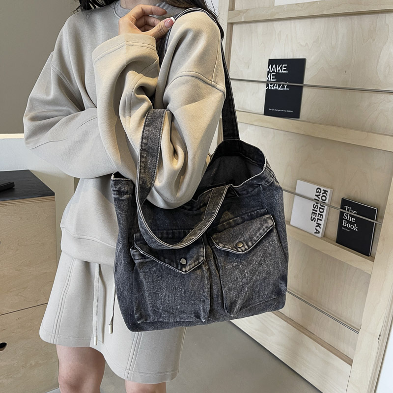 2025 Trendy and laid-back denim bag, fashionable and versatile, simple single-shoulder bag, tote bag, Japanese student class bag details Picture