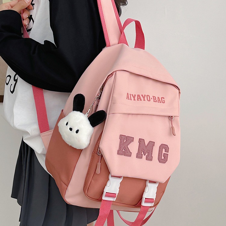 A new Japanese-style Instagram mini backpack for children's study Tours, featuring a cute color contrast and a sweet and soft girl's travel and shopping experience full figure