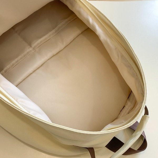 Japanese-style InS-style schoolbag, a niche design for middle and high school students, a large-capacity multi-layer versatile backpack Application Scenario