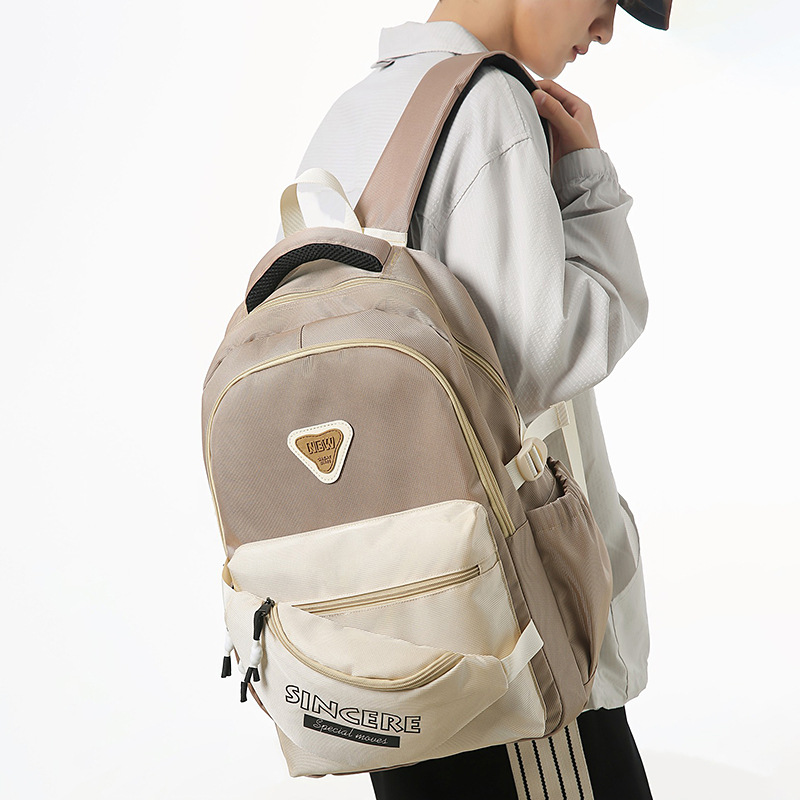 A new Korean-style casual and simple color-blocking travel computer backpack for men and a schoolbag for junior and senior high school students details Picture