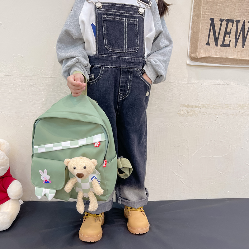 New children's bag 2024: Fashionable backpack, cute kindergarten baby, stylish and sweet schoolbag, Bear cartoon bag Application Scenario