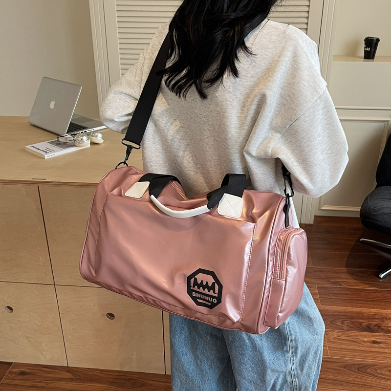 Large-capacity hand-held travel bag for women, 2025 new Korean version, casual, simple, lightweight, fashionable and versatile crossbody bag for commuting full figure