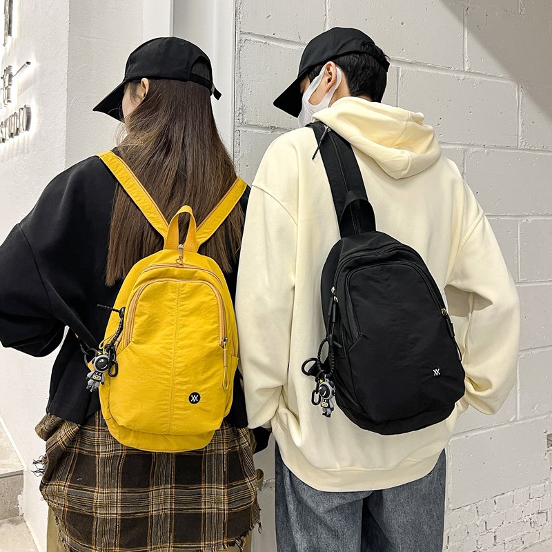 The new mini backpack with a high aesthetic level is lightweight and versatile for both men and women. It is a multi-purpose casual backpack for outdoor sports and travel full figure