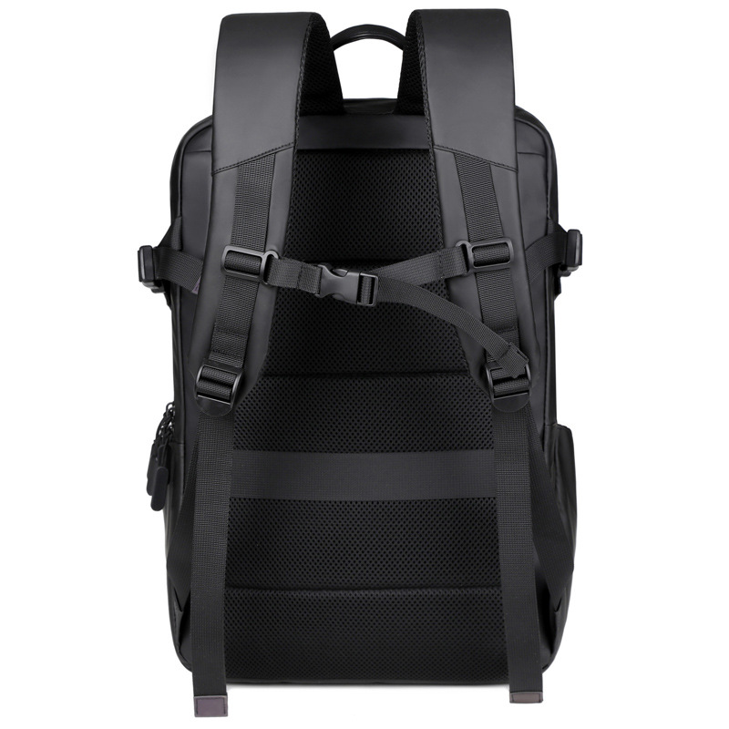 Cool and water-repellent leather film backpack, lightweight and large-capacity travel business backpack, commuting backpack, cycling backpack Application Scenario