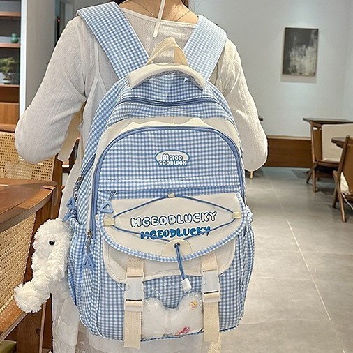 A new high-appearance-level, fresh and sweet checkered backpack from Korean Instagram, a large-capacity backpack for junior and senior high school students details Picture