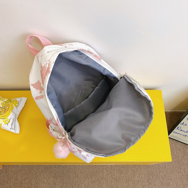 The 2024 new gradient tie-dye schoolbag is a simple and versatile backpack for female college students and an Instagram niche high school backpack Application Scenario