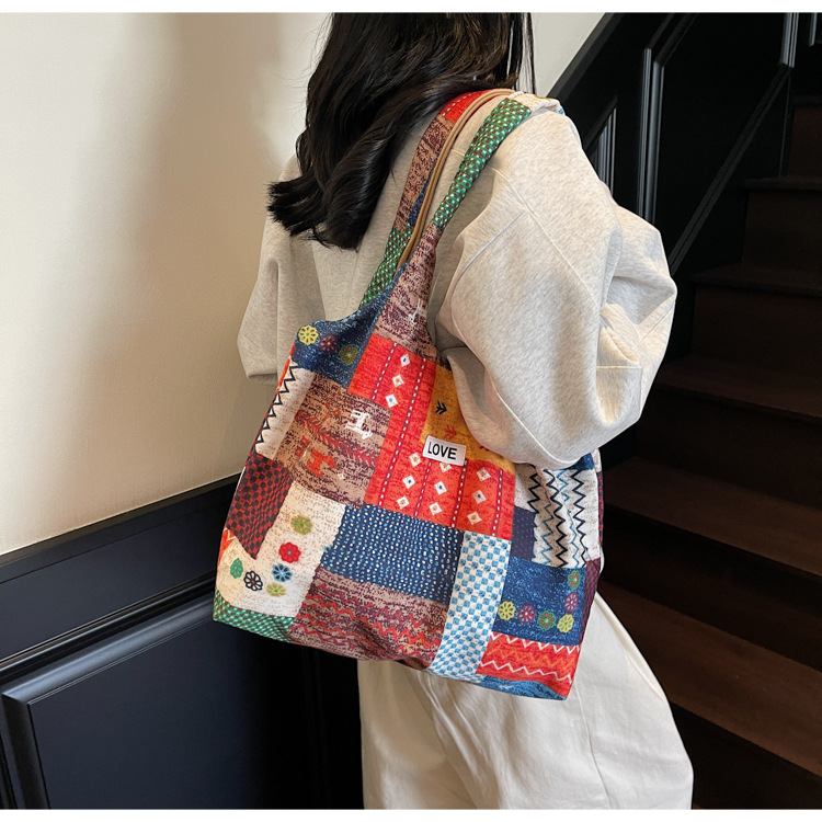 Retro ethnic style color-blocking large-capacity casual versatile single-shoulder bag, seaside vacation crossbody bag, casual canvas bag full figure