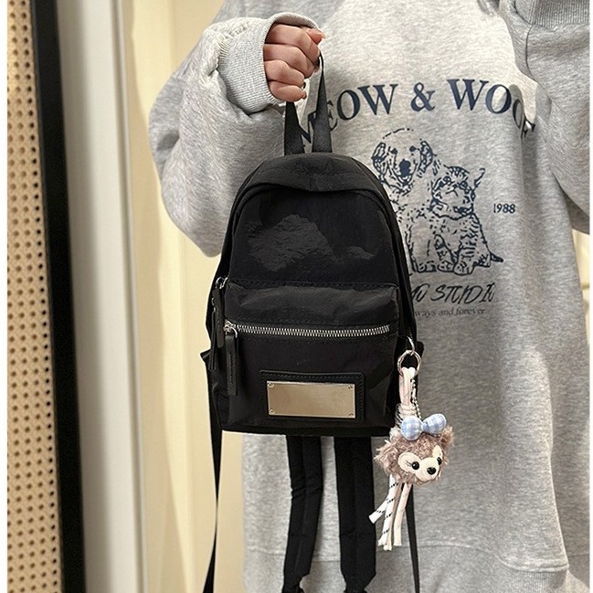 This is a new cute mini backpack for summer, featuring a laid-back style and a simple, casual Korean-style Instagram blue travel bag full figure