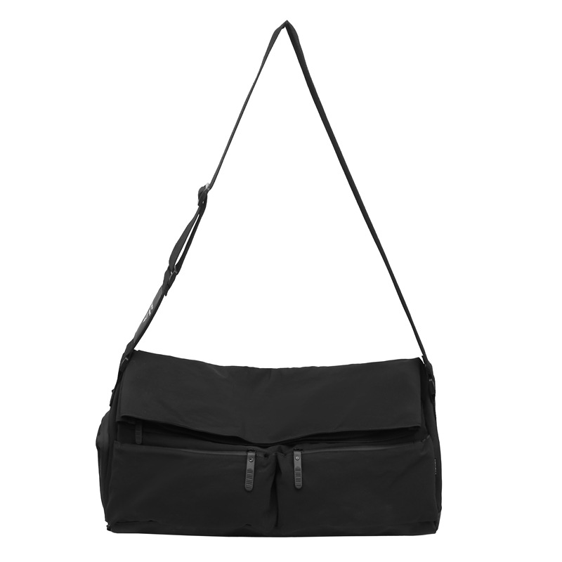 Japanese-style trendy workwear style large-capacity couple casual travel single-shoulder bag, dry and wet separation sports and fitness crossbody bag Item Picture