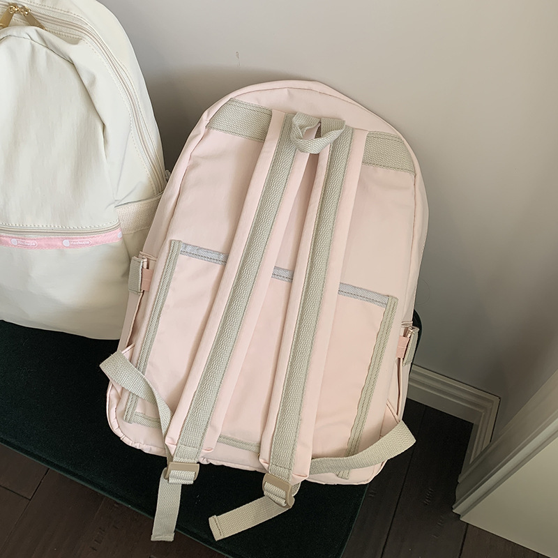 A simple and versatile Japanese Instagram-style casual and lightweight backpack for women. It's stylish and has a high level of appearance. It's a great backpack for best friends to travel and go shopping Specification drawing