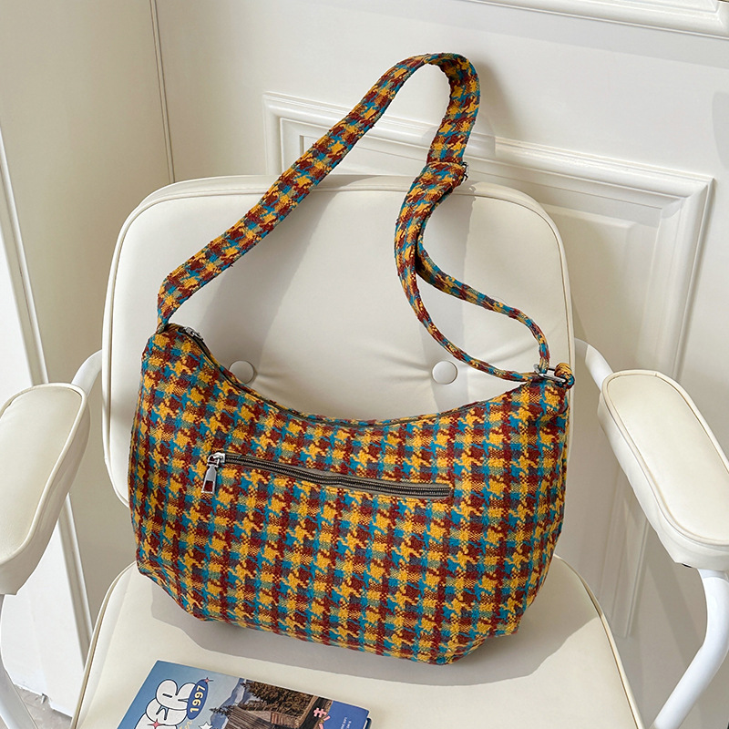 A fashionable Korean-style crossbody bag for women with a thousand bird check pattern, a versatile and personalized commuter bag for women, and a large-capacity retro check single-shoulder bag Specification drawing