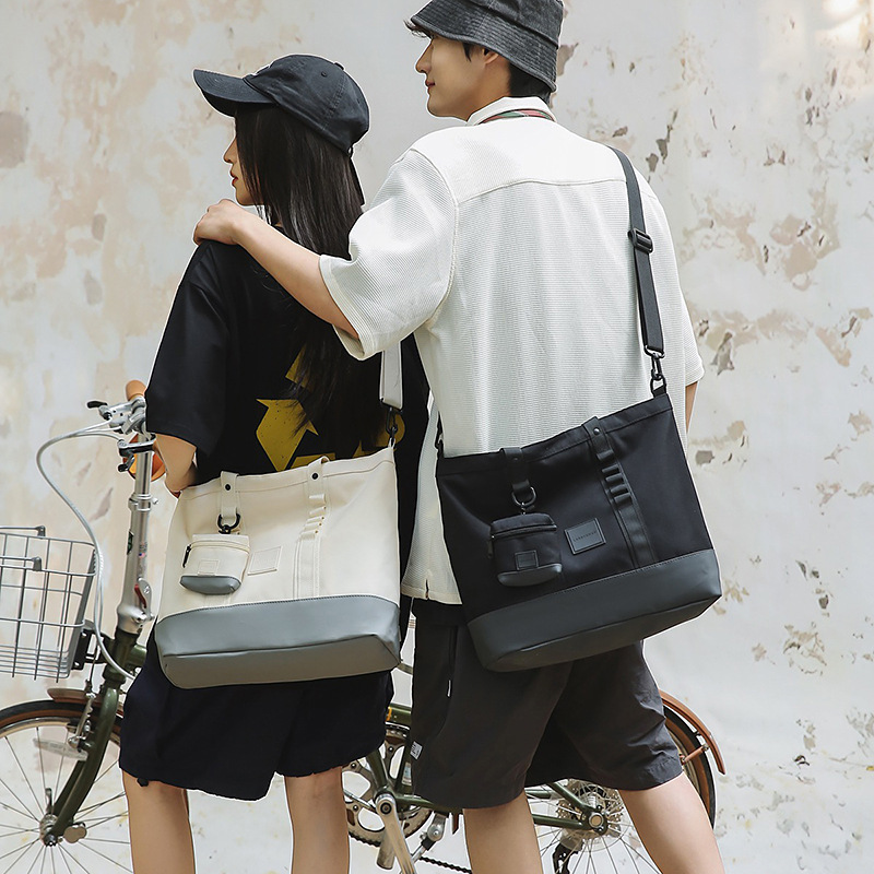 A new high-end, retro, casual, fashionable and versatile nylon bag for couples, a large-capacity outdoor commuting crossbody bag full figure
