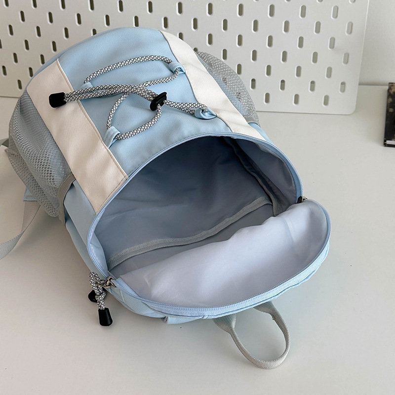 Cross-border sports small schoolbag for women, fashionable commuting cycling backpack, outdoor hiking and mountain climbing, color-blocking and charming backpack for men Application Scenario