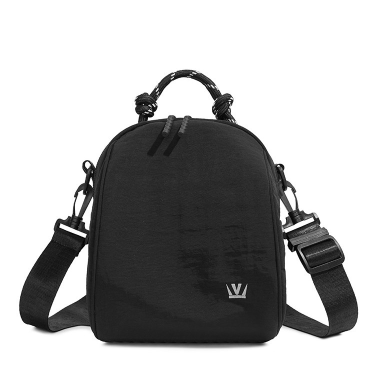 A new high-appeal forest-style shell bag for women, a casual, simple and lightweight crossbody bag for shopping, hiking and outdoor travel Item Picture