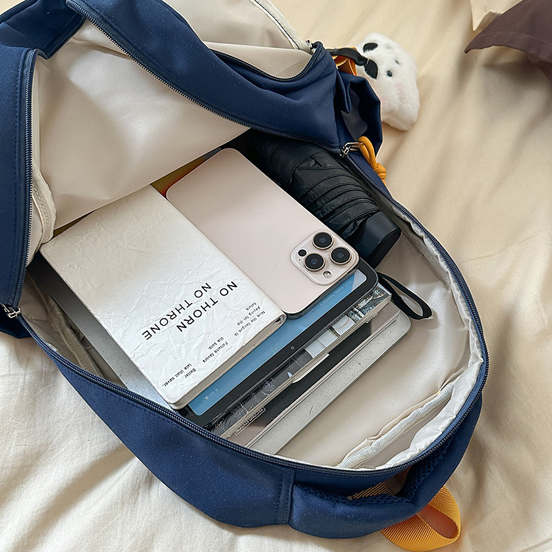 A new high-appearance-level workwear-style niche design backpack from Japanese ins, a lightweight and large-capacity backpack for junior and senior high school students Application Scenario