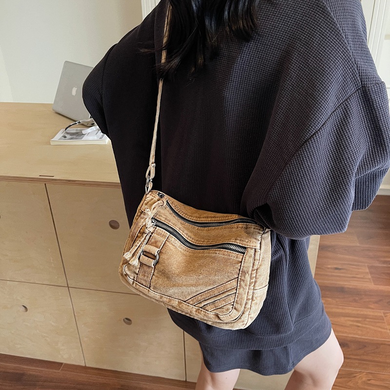 New Hong Kong-style ins high-look multi-layered bag for women, casual and simple, versatile for commuting, and a crossbody bag for going shopping details Picture